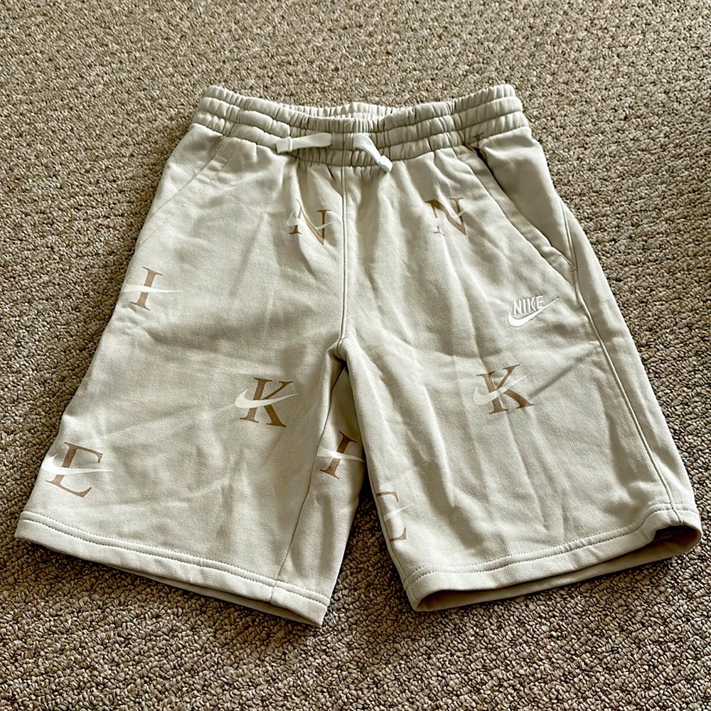 Nike Boys Shorts Size L